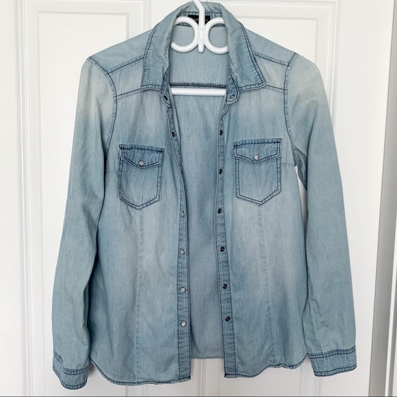 •CHOCOLATE USA• Size M Chambray / Light Jean Shirt - Picture 1 of 7